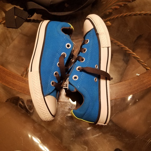 Boys Converse - Picture 3 of 3